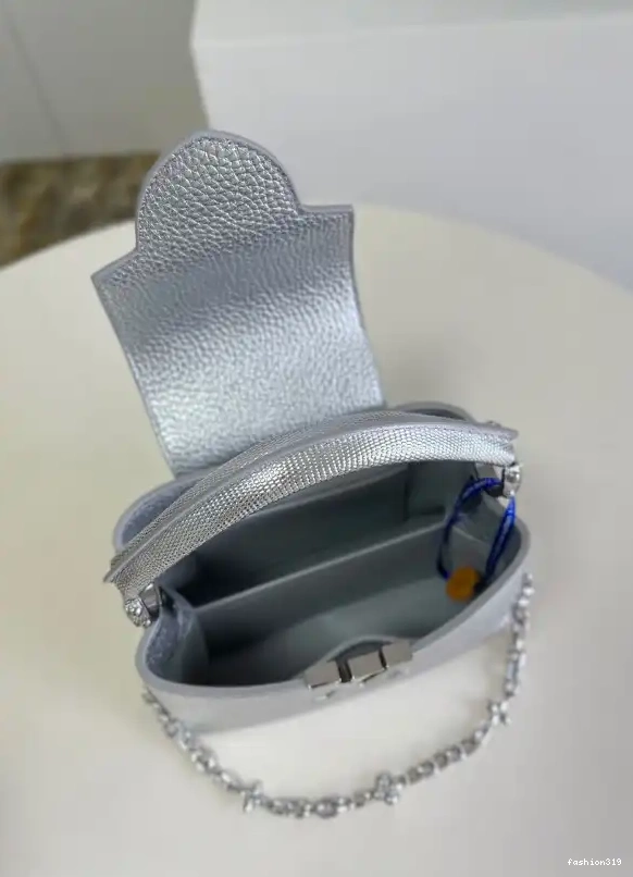 CAPUCINES VUITTON MINI LOUIS 0402